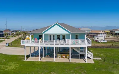 Photo 2 - The Esscape 3 Bedroom Home by RedAwning
