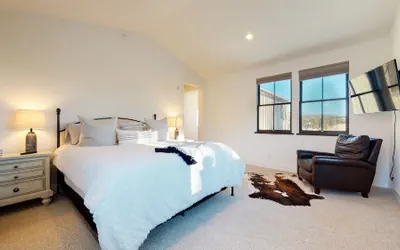 Photo 4 - Snowcreek VII 1403 Deluxe Townhouse, Stunning Mountain Views, 2 Car Garage, Washer Dryer by RedAwning