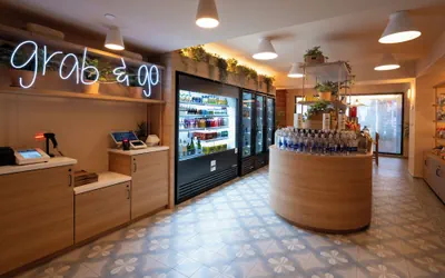Photo 5 - HiBird- Apartment and Suites Hotel