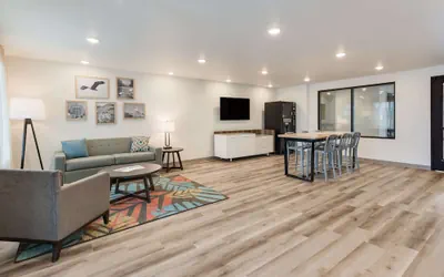 Photo 5 - WoodSpring Suites Meridian