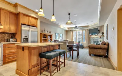 Photo 5 - Luxurious Condo Sleeps 6! - Silver Mtn #208 by Bear Valley Vacation Rentals