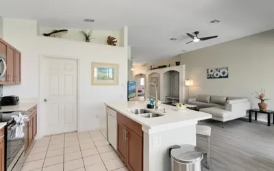 Photo 4 - 4 Bedrooms, 3 Baths, No Rear Neighbors 4 Villa by RedAwning