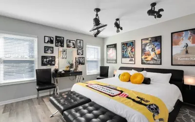 Photo 5 - Newly Upgraded Modern 4br/3br Private Pool Th 4 Bedroom Townhouse by RedAwning