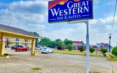 Photo 2 - Great Western Inn & Suites