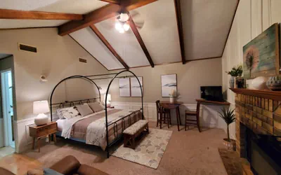 Photo 3 - Butterfield Inn Main Street Cottages