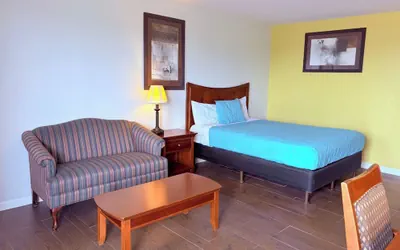 Photo 4 - Champions Inn Del Rio Near Lake