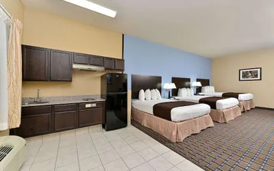 Photo 4 - Western Inn & Suites