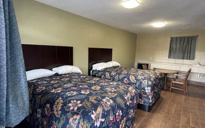 Photo 3 - Economy inn