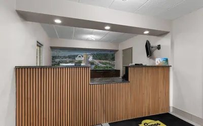 Photo 3 - Super 8 By Wyndham Charleston WV
