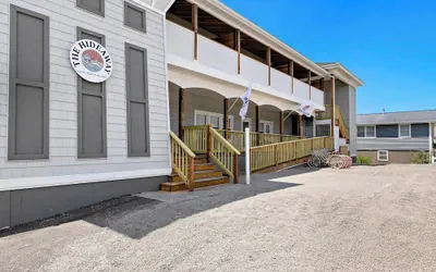 Photo 2 - The Hideaway Hotel