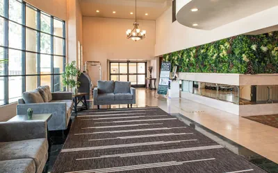 Photo 4 - Glendale Hotel