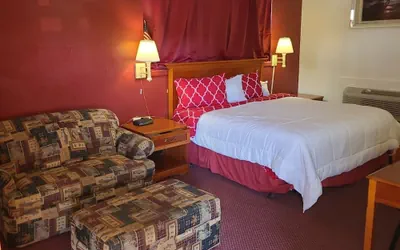 Photo 4 - Coratel Inn & Suites by Jasper Hutchinson