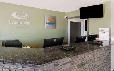 Photo 3 - Suburban Studios Portage