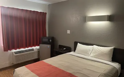 Photo 5 - Suite Stay Evansville