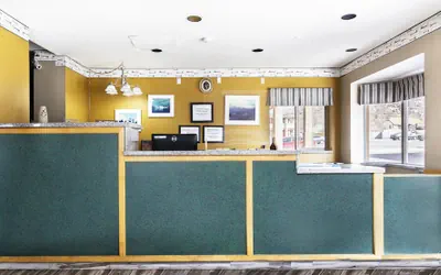 Photo 3 - Cedar Valley Inn
