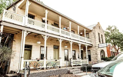 Photo 2 - Hotel Giles