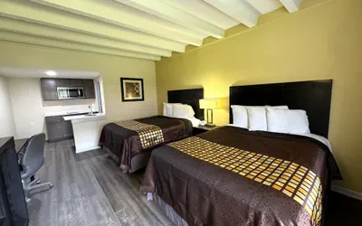 Photo 2 - James River Inn & Suites