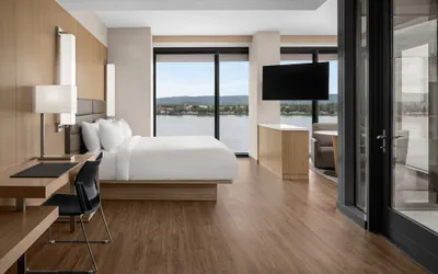 Photo 4 - AC Hotel Vancouver Waterfront