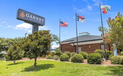 Photo 2 - Garnet Inn & Suites, Morehead City near Atlantic Beach