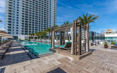 Photo 2 - Amazing Apartments at H Beach House