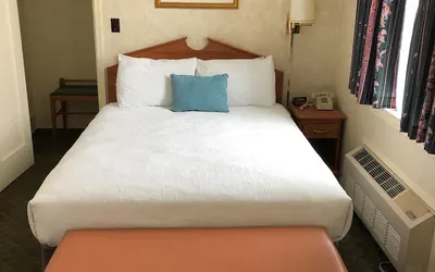 Photo 5 - Stearns Hotel