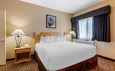Photo 4 - Turquoise Inn and Suites Cortez near Mesa Verde