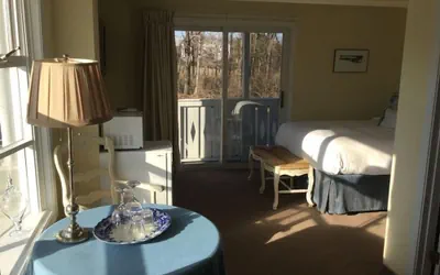 Photo 3 - The Beach Rose Inn