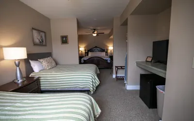 Photo 5 - Nauvoo Temple House Hotel