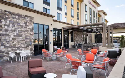 Photo 2 - Hilton Garden Inn Visalia, Ca