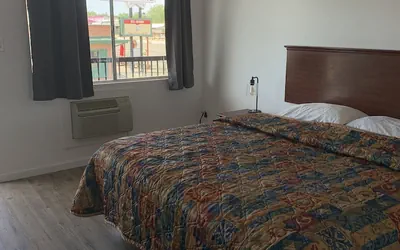 Photo 3 - Almara Inn