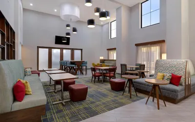 Photo 5 - Hampton Inn & Suites Marina