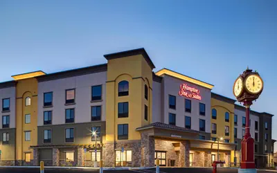 Photo 2 - Hampton Inn & Suites Marina
