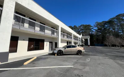 Photo 2 - Speedway Inn & Suites Griffin US 19