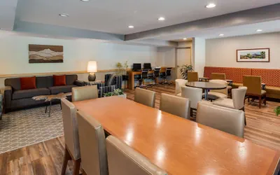 Photo 3 - Best Western Plus Windjammer Inn & Conference Center