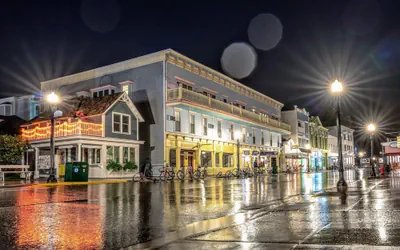 Photo 2 - Murray Hotel
