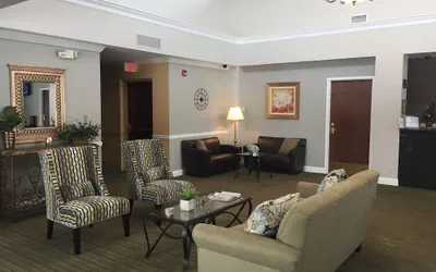 Photo 2 - Belvedere Inn