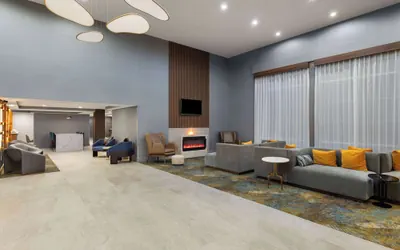 Photo 4 - La Quinta Inn & Suites by Wyndham Knoxville Papermill