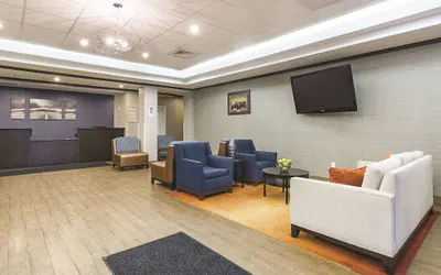 Photo 3 - La Quinta Inn & Suites by Wyndham Glendive