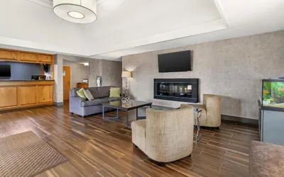 Photo 3 - Best Western University Inn
