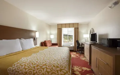 Photo 5 - Days Inn & Suites by Wyndham Caldwell