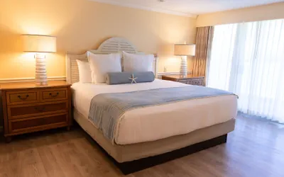Photo 5 - Anchor In Distinctive Waterfront Lodging