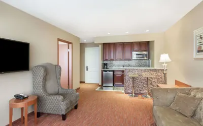 Photo 5 - Ramada by Wyndham Flushing Queens