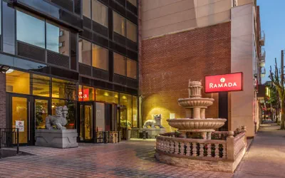 Photo 2 - Ramada by Wyndham Flushing Queens