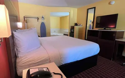 Photo 5 - SureStay by Best Western Gulfport