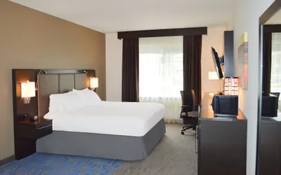 Photo 3 - Holiday Inn Express Hotel & Suites Kailua-Kona by IHG