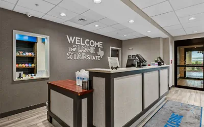 Photo 3 - Hampton Inn Temple