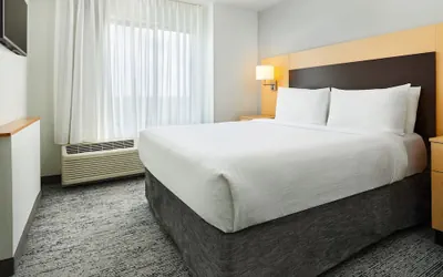 Photo 5 - TownePlace Suites Garden City