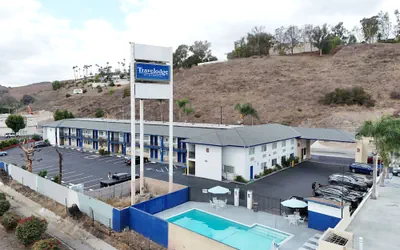 Photo 2 - Travelodge by Wyndham Fairplex Pomona