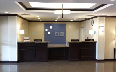 Photo 2 - Holiday Inn Express & Suites Cambridge by IHG