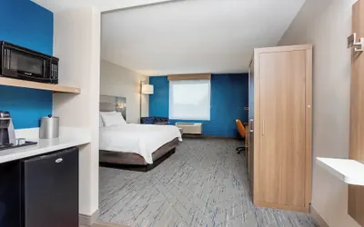 Photo 4 - Holiday Inn Express & Suites Lantana by IHG